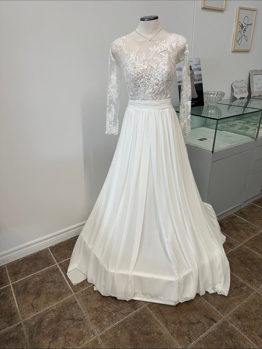 Elegant White Lace & Chiffon A-Line Dress